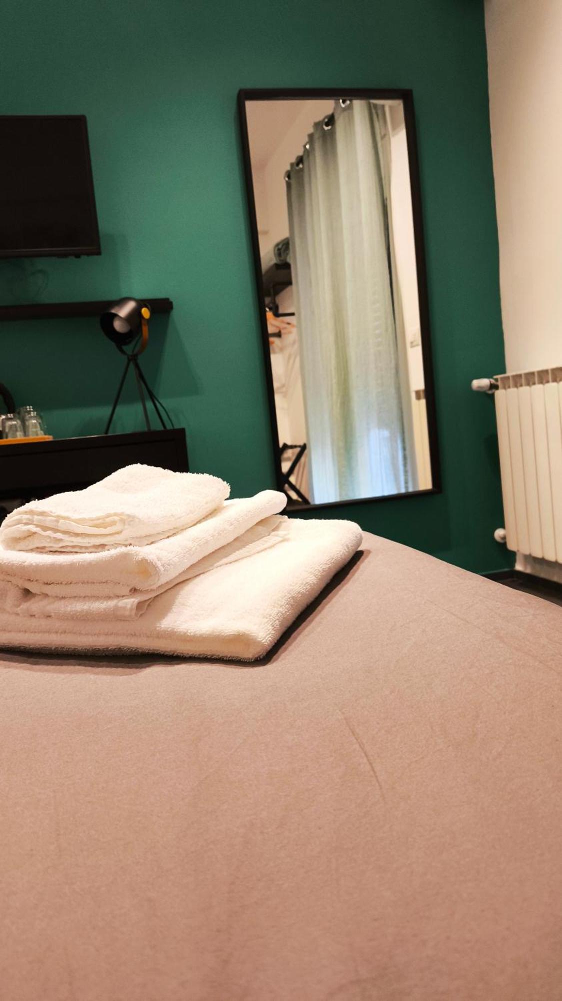 Okto Apartments Milazzo Bagian luar foto